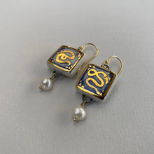 Load image into Gallery viewer, Talisman earrings 4
